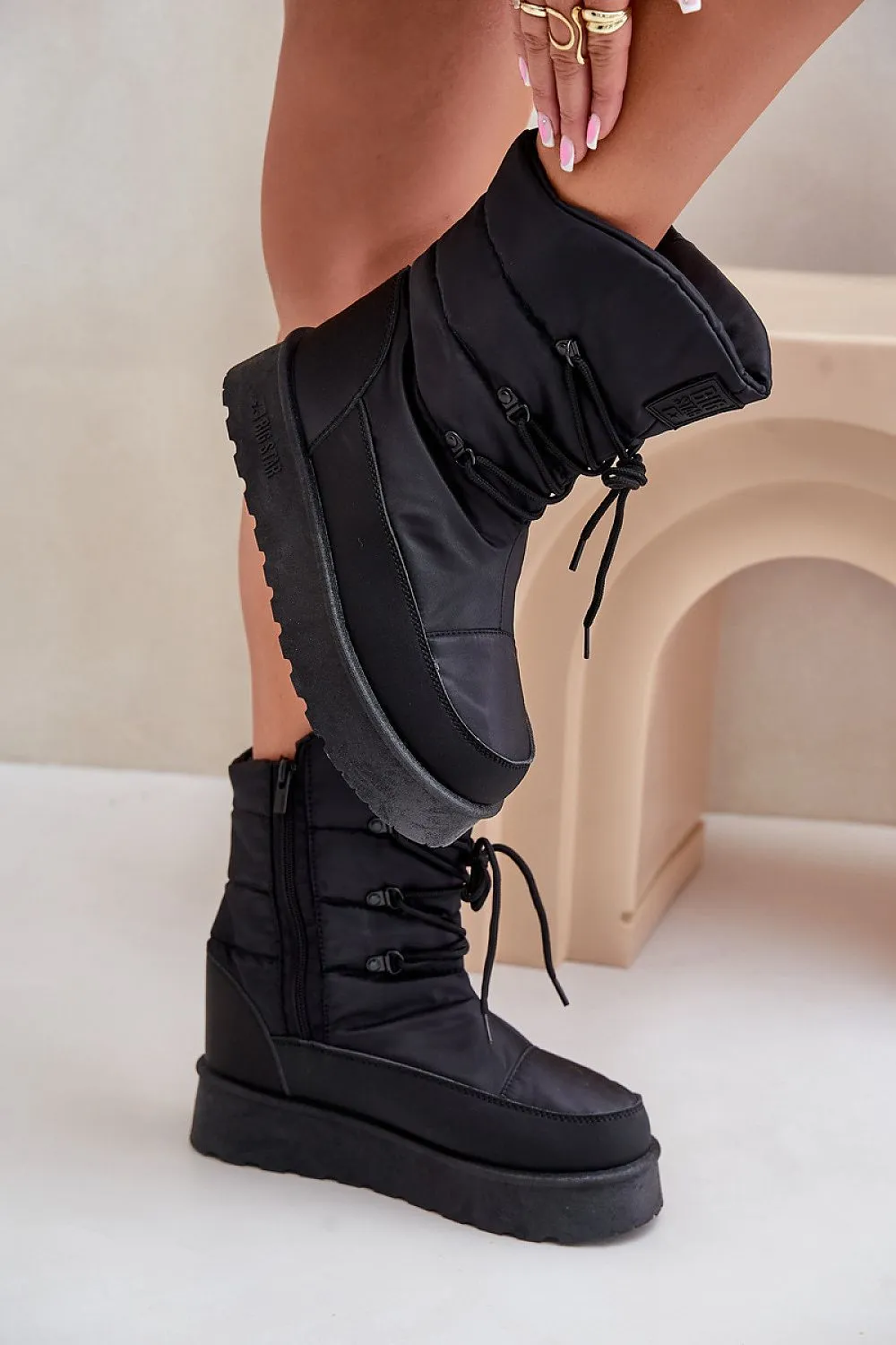 Women's fur-insulated snow boots