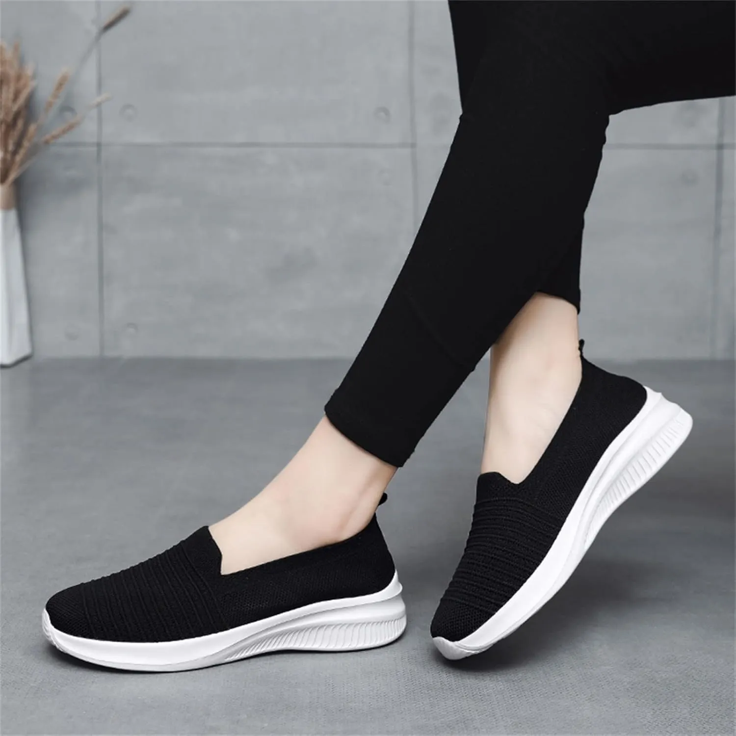 Women's Orthopedic Walking Shoes Slip On Breathable Sneakers Breathable Soft Sole Shoes 2024 New Mesh Sneakers