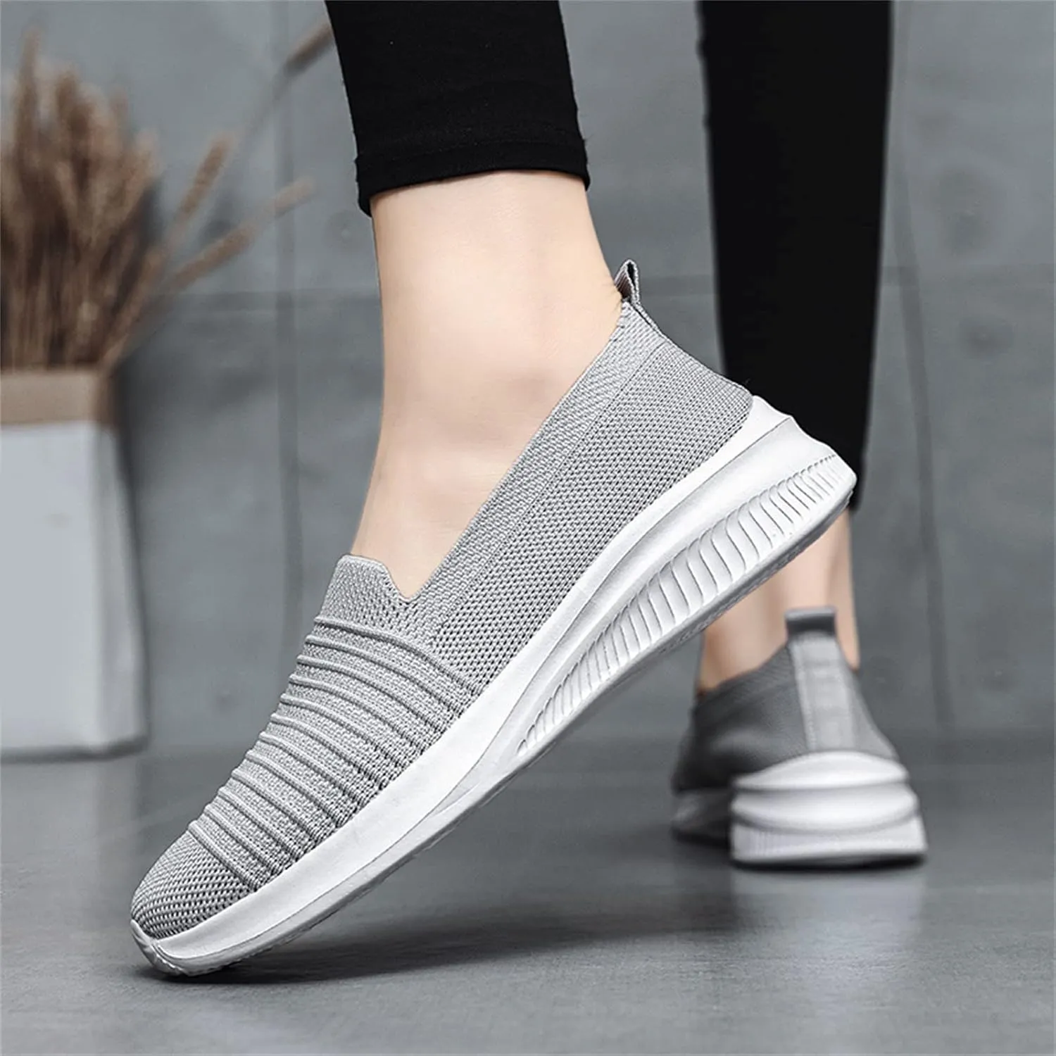 Women's Orthopedic Walking Shoes Slip On Breathable Sneakers Breathable Soft Sole Shoes 2024 New Mesh Sneakers