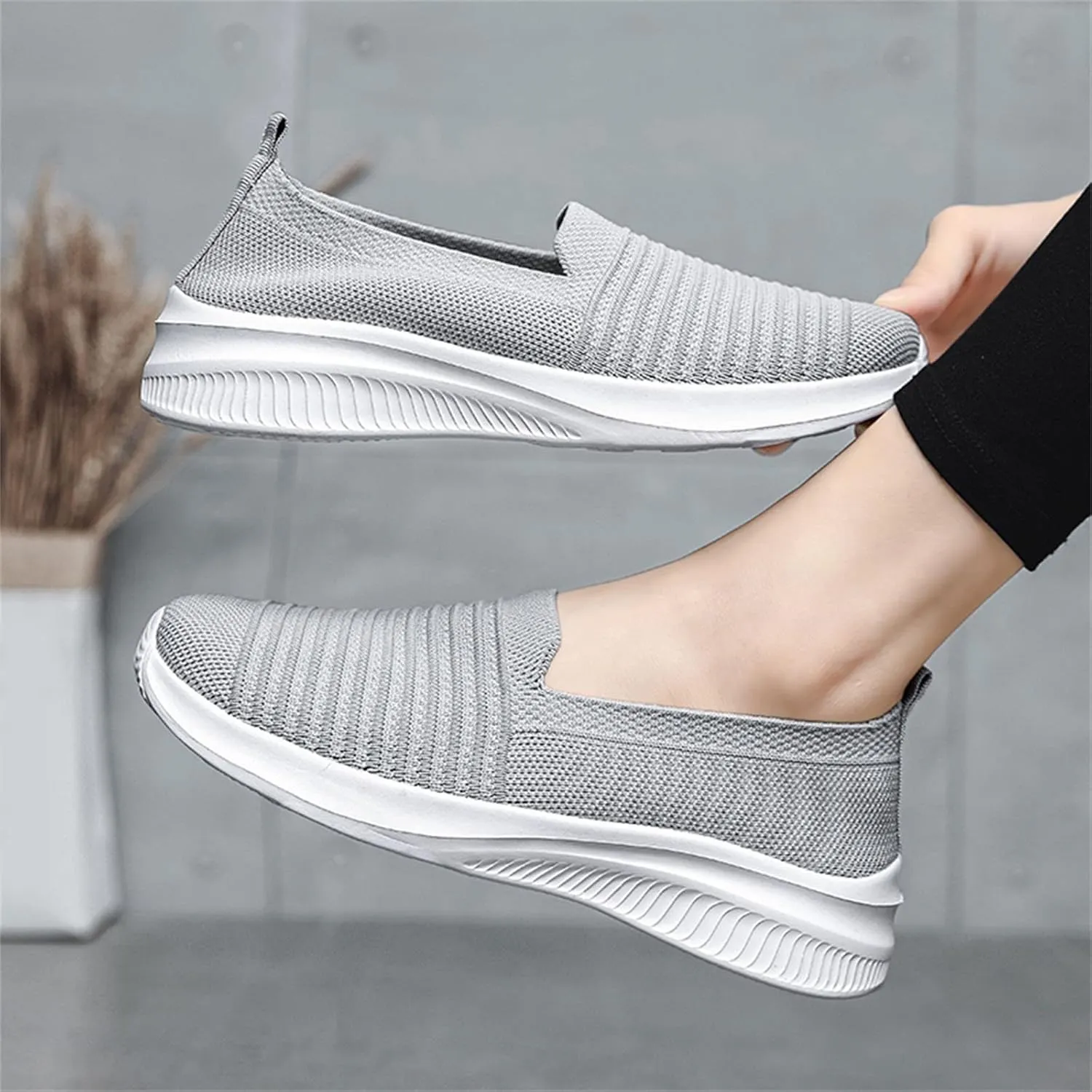 Women's Orthopedic Walking Shoes Slip On Breathable Sneakers Breathable Soft Sole Shoes 2024 New Mesh Sneakers