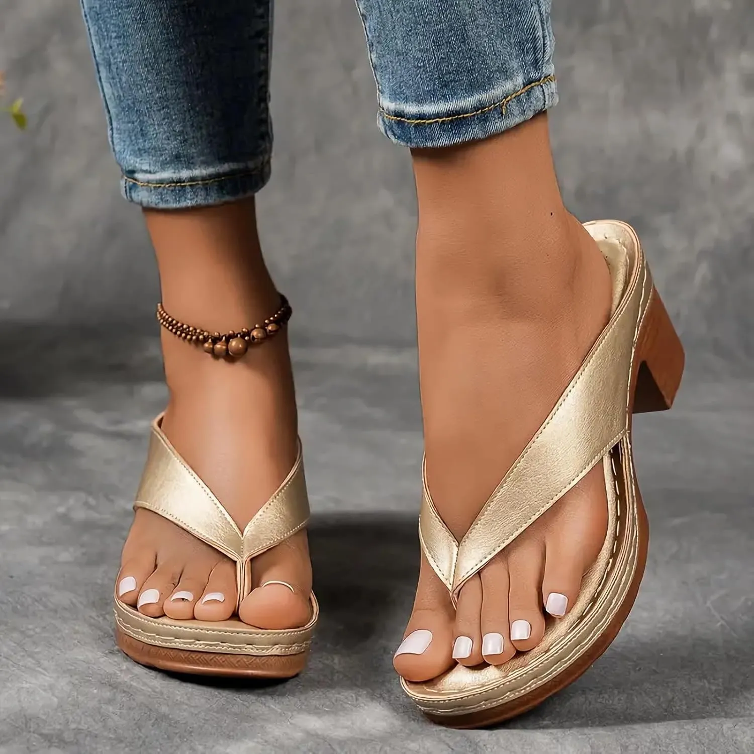 Women's Solid Color Summer Chunky Heel Sandals Casual Flip Flops Comfortable Arch Support Sandals Dressy Slip on Beach Slippers