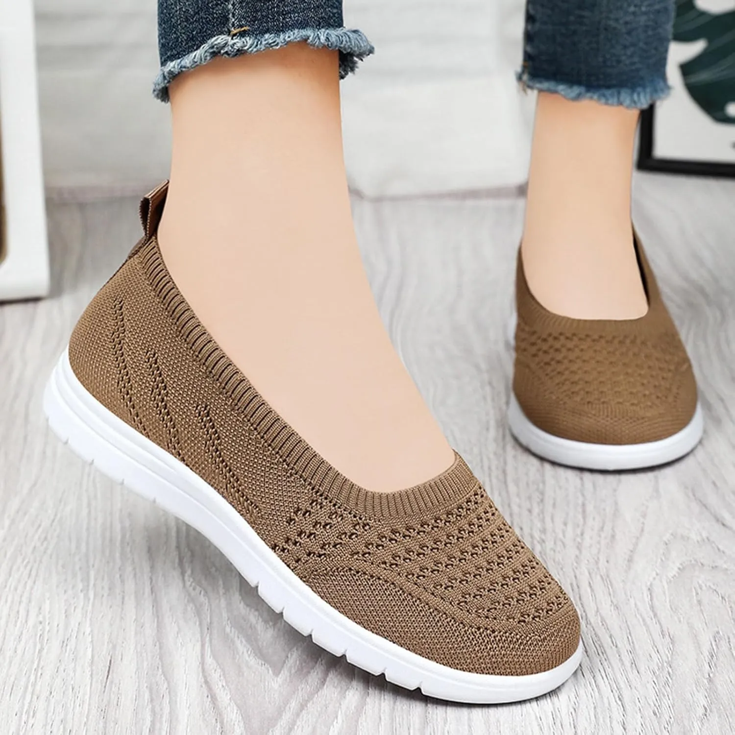 Womens Walking Sneakers Women Lace Up Shoes Flats Casual Shoes Lightweight Work Shoes Breathable Slip Work Trainers