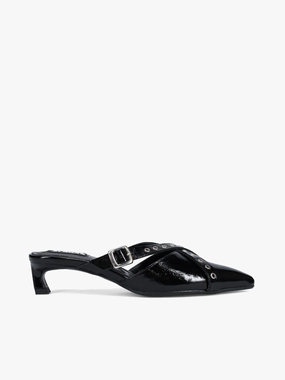 Zyra Black Leather Versatile Construction Zyra Black Leather Easy Travel